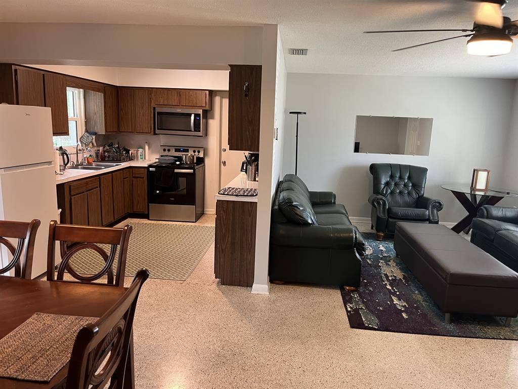 3/2 home with garage
