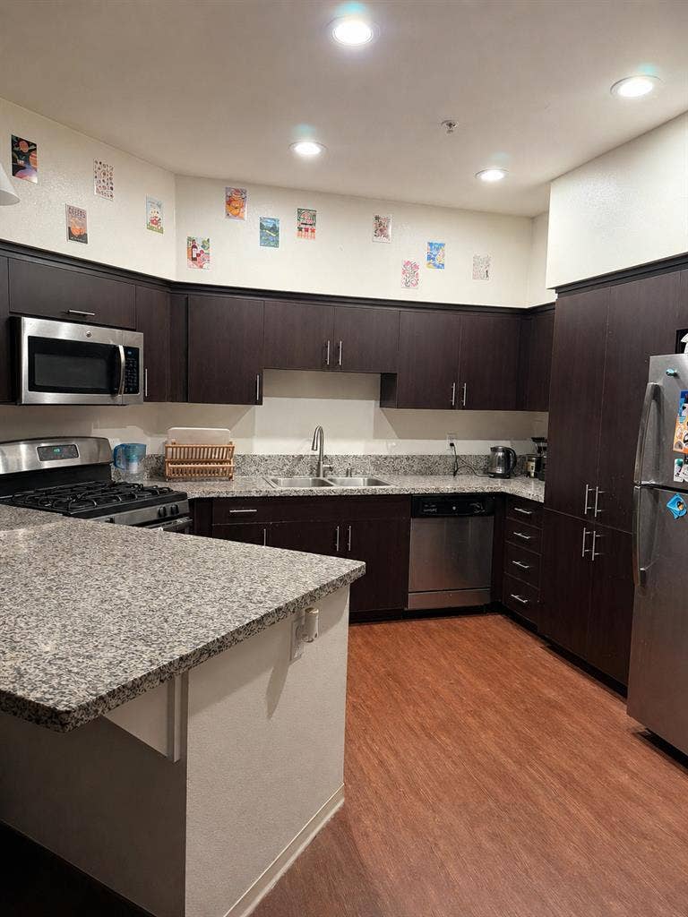 Room for 1-2 in a 2BR/2BA in Goleta
