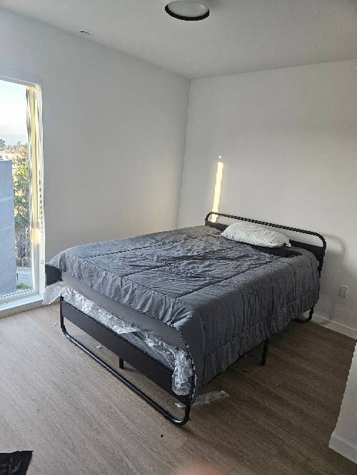Single room with private bathroom.