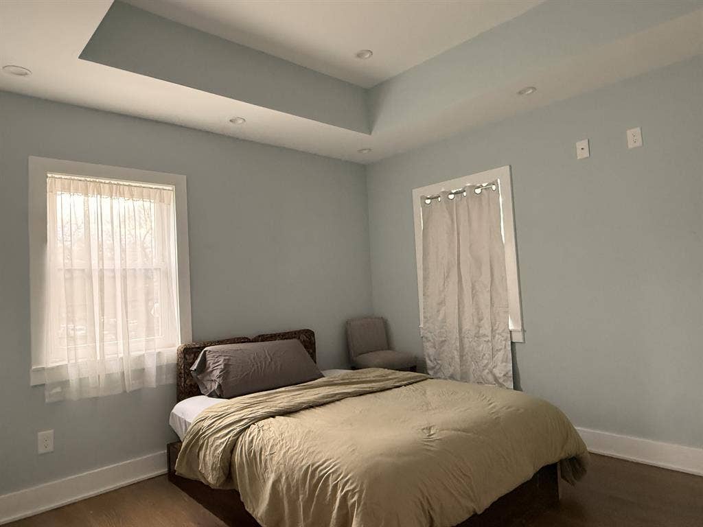 2 Rooms 1 Shared Ensuite Bath