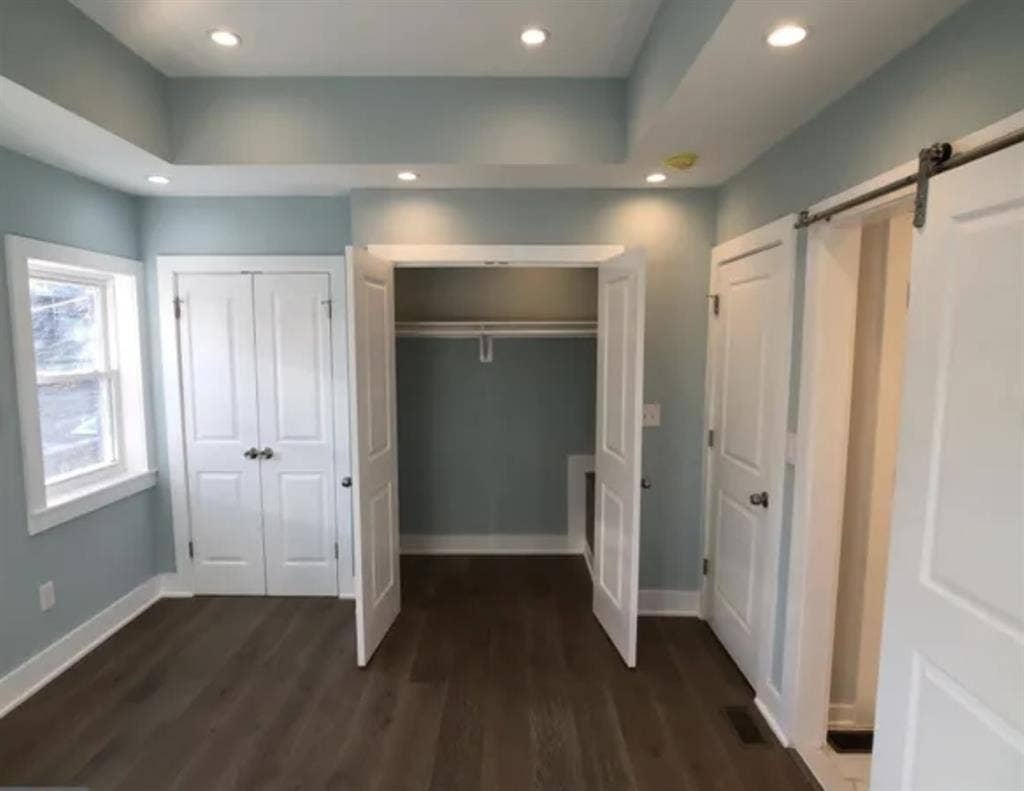 2 Rooms 1 Shared Ensuite Bath