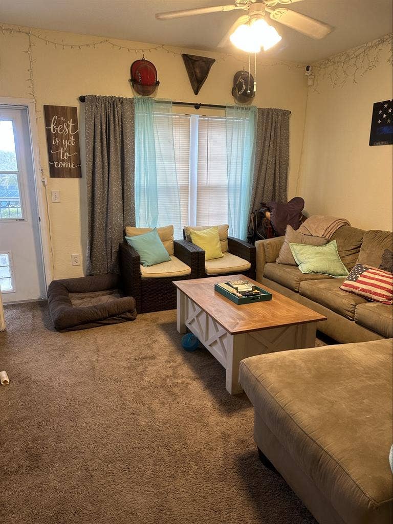 Master bedroom for rent 6/1