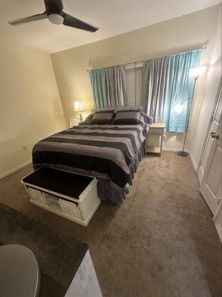 Master bedroom for rent 6/1