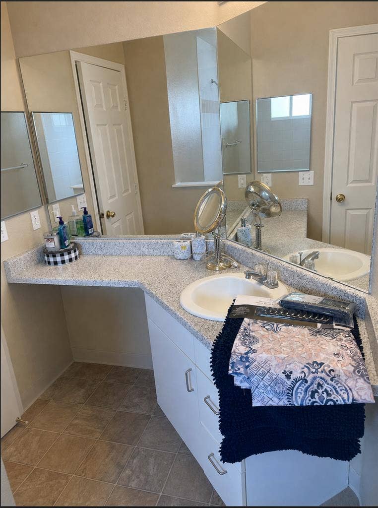 Beautiful large bedroom available