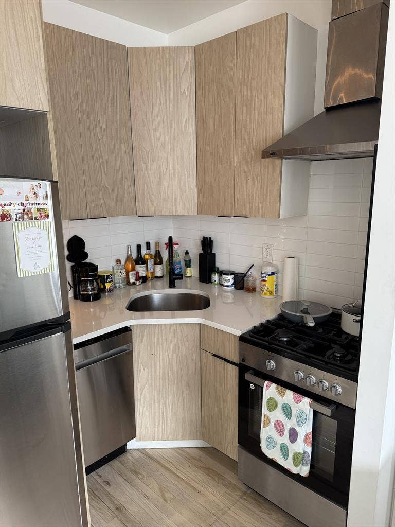 2 BR, 2 Bath, Washer/Dryer in Unit