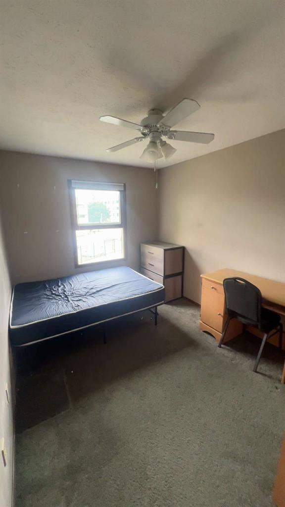 Looking for 2 roommates!! ISU