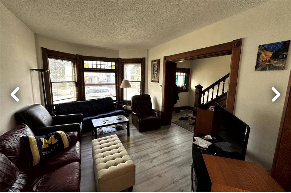 Looking for Female roommate!