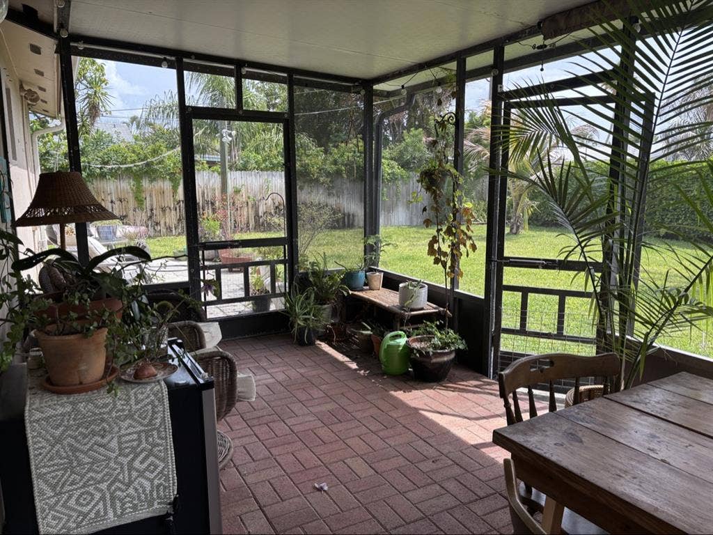 Shared Home ( Women Only)