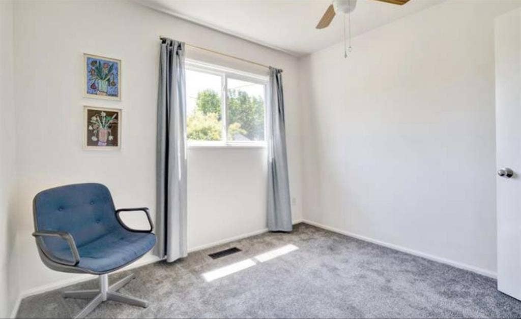 Cute move-in ready room