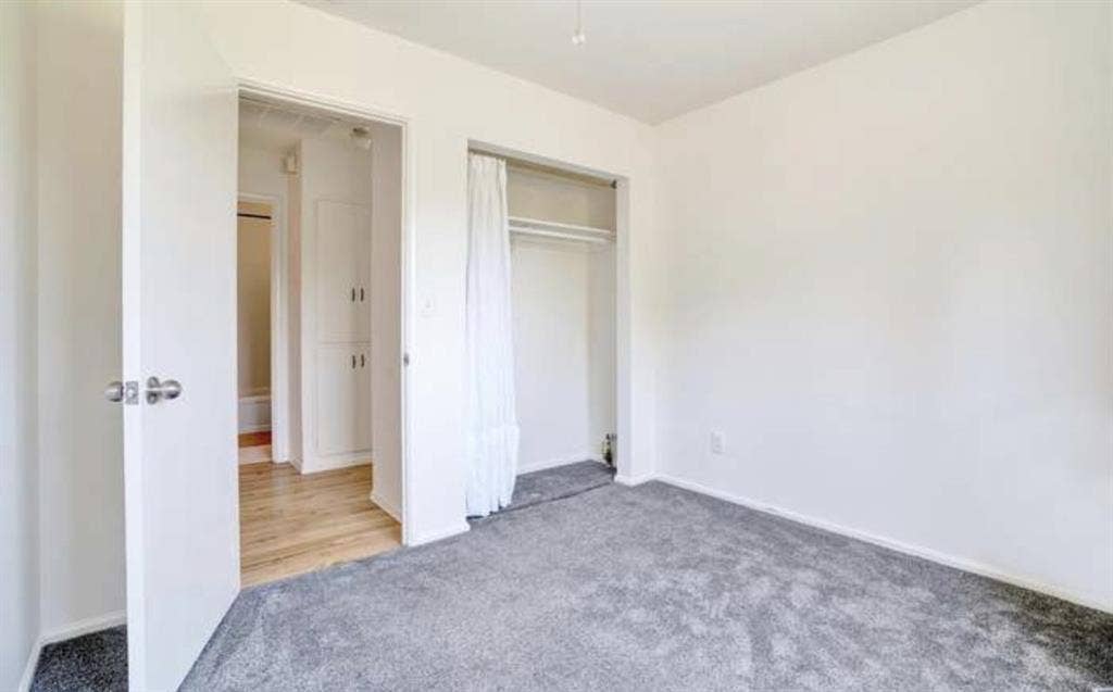 Cute move-in ready room