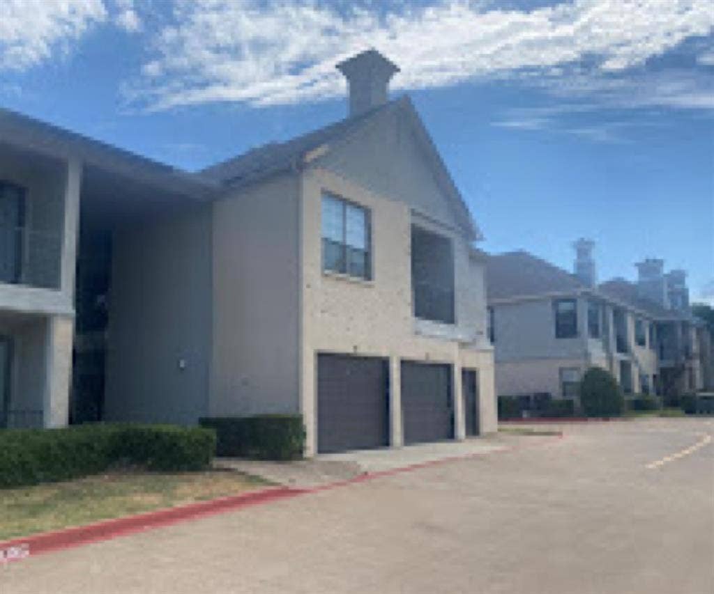 1B1B + garage available near UTD