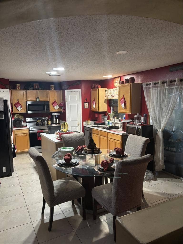 Cozy Fully Furnished Room