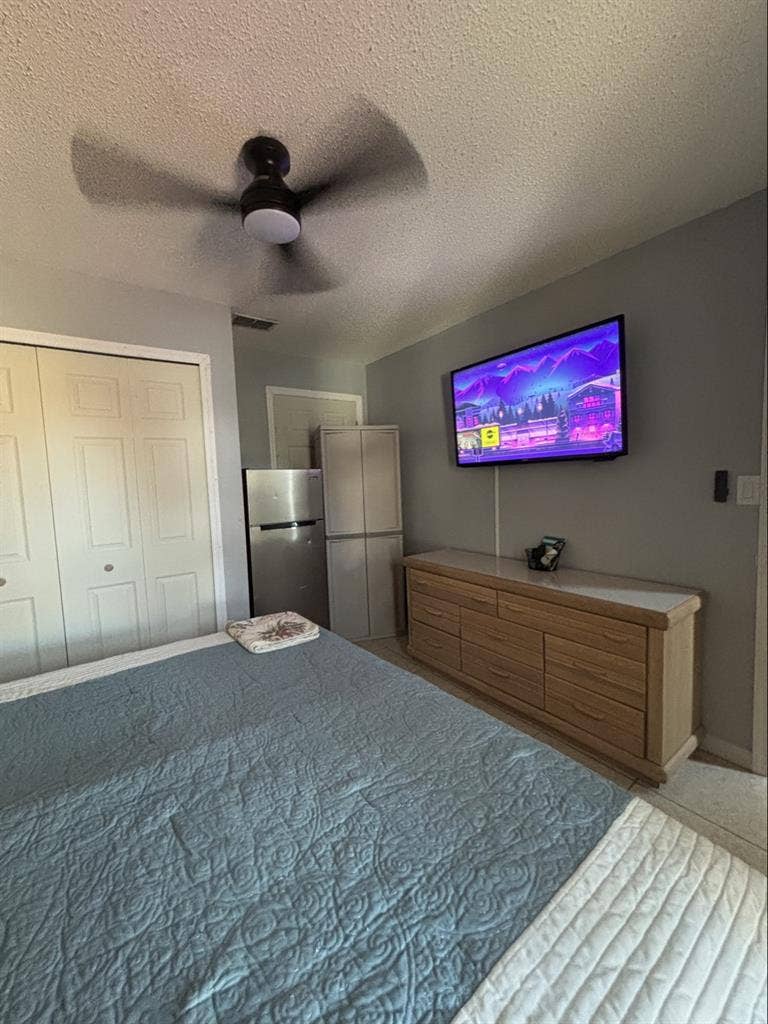 Cozy Fully Furnished Room