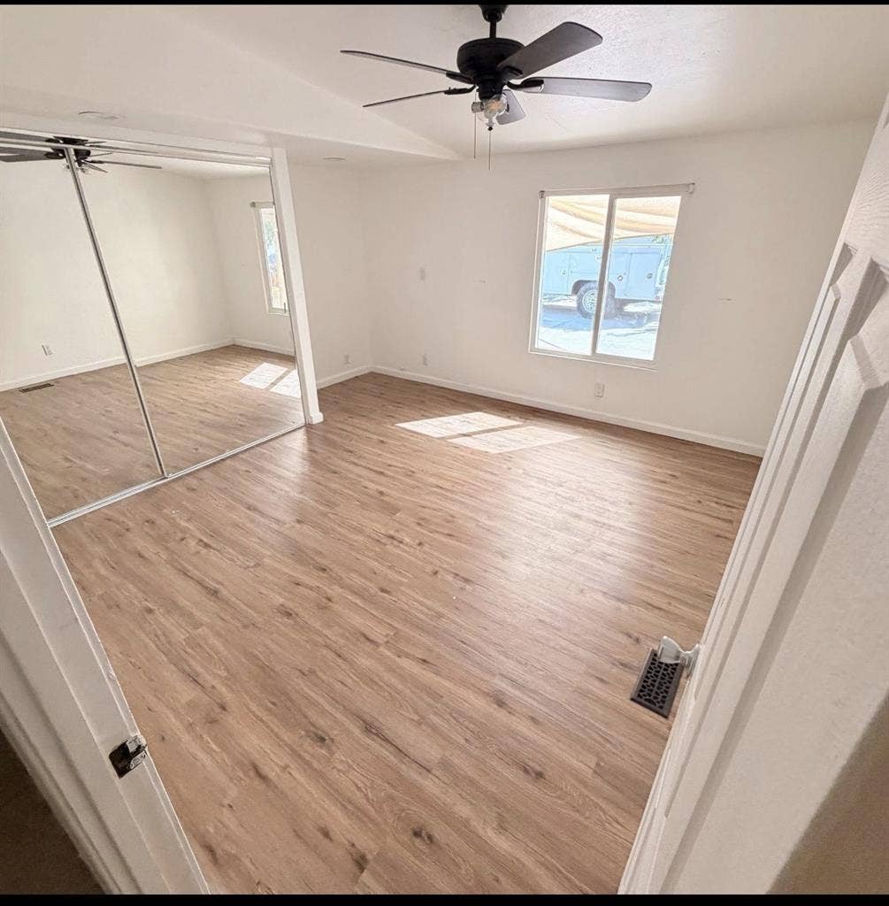 Room for rent MOVE IN READY