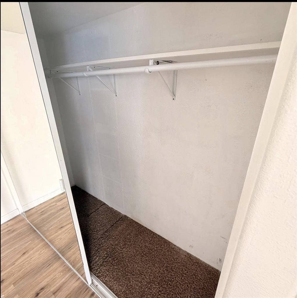 Room for rent MOVE IN READY