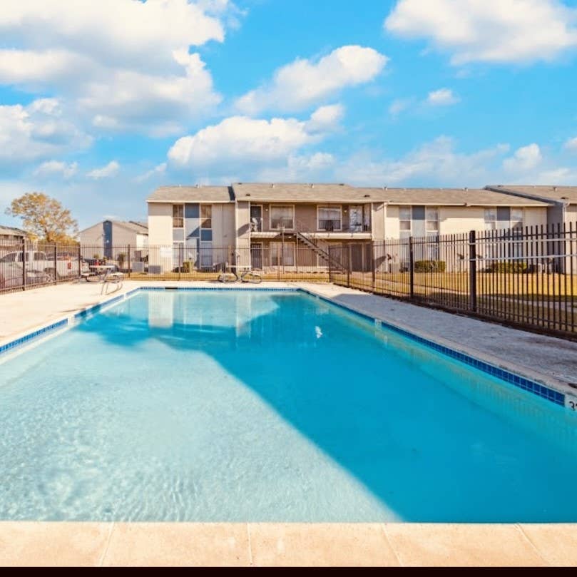 1,2 and 3 bedrooms available