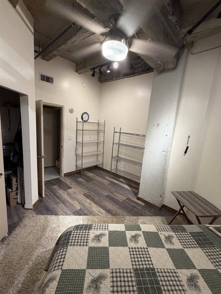 Furnished room in downtown Houston