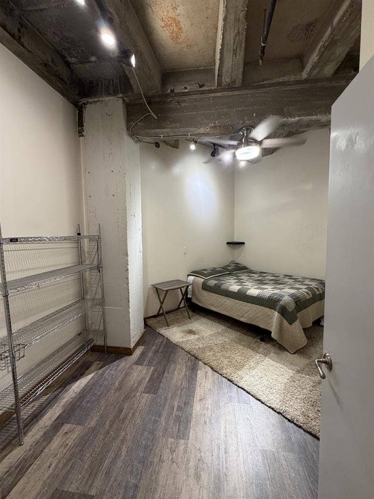 Furnished room in downtown Houston
