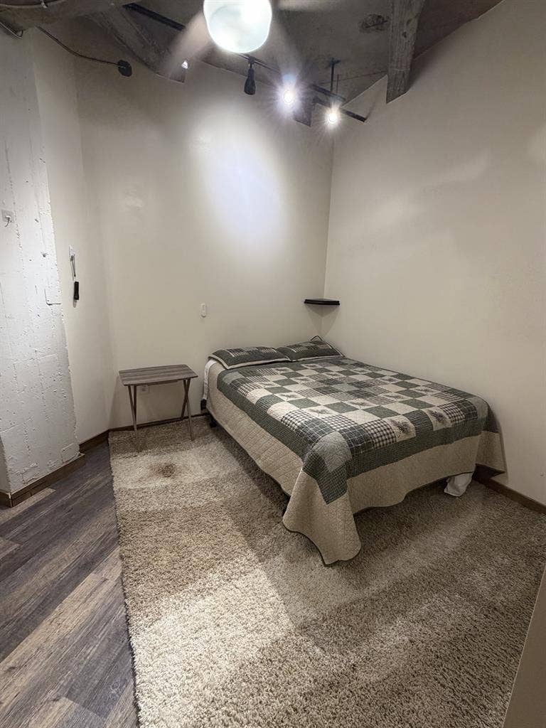 Furnished room in downtown Houston