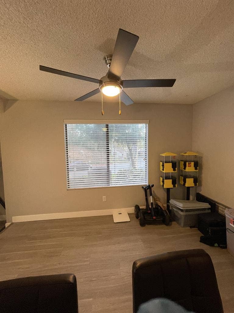 Room Available — $950/mo Riversidee