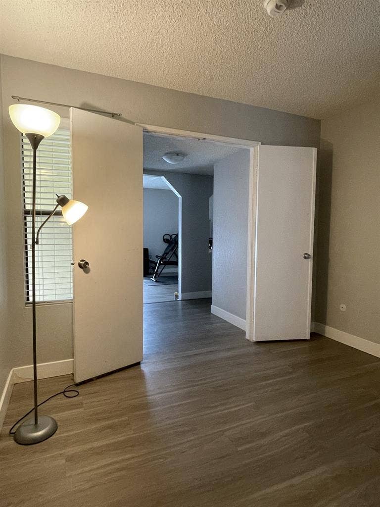 Room Available — $950/mo Riversidee