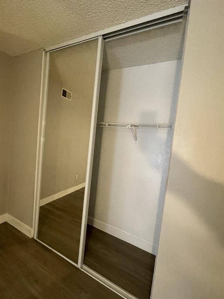 Room Available — $950/mo Riversidee