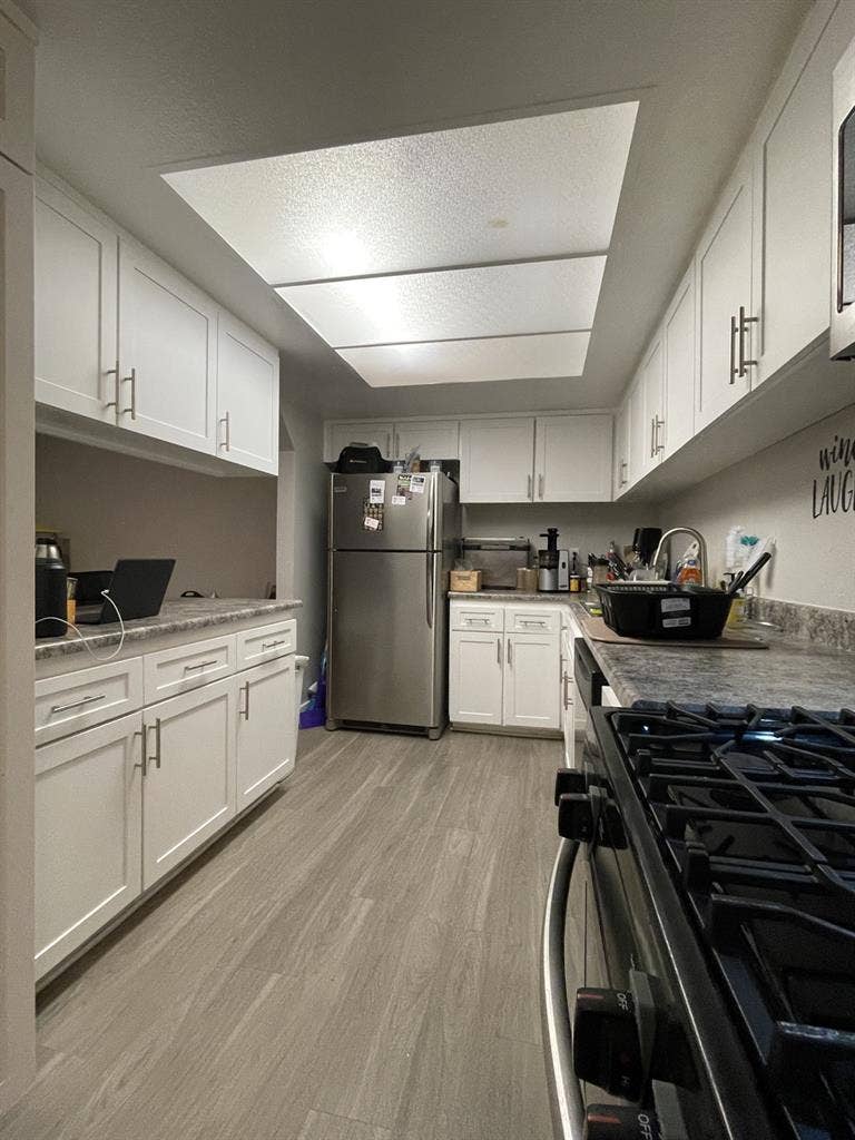Room Available — $950/mo Riversidee