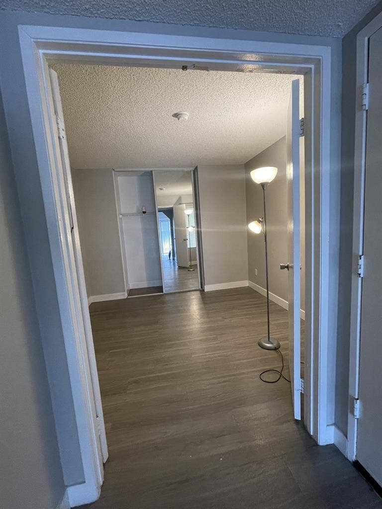 Room Available — $950/mo Riversidee