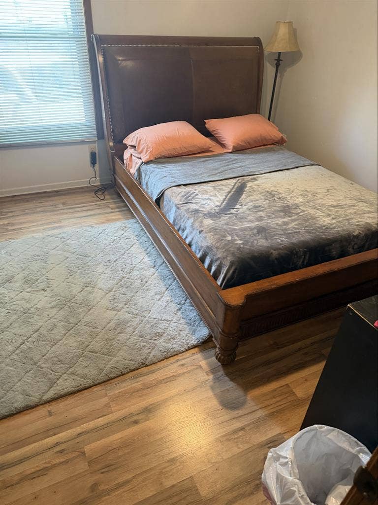 Roommate to Share a Peaceful Home
