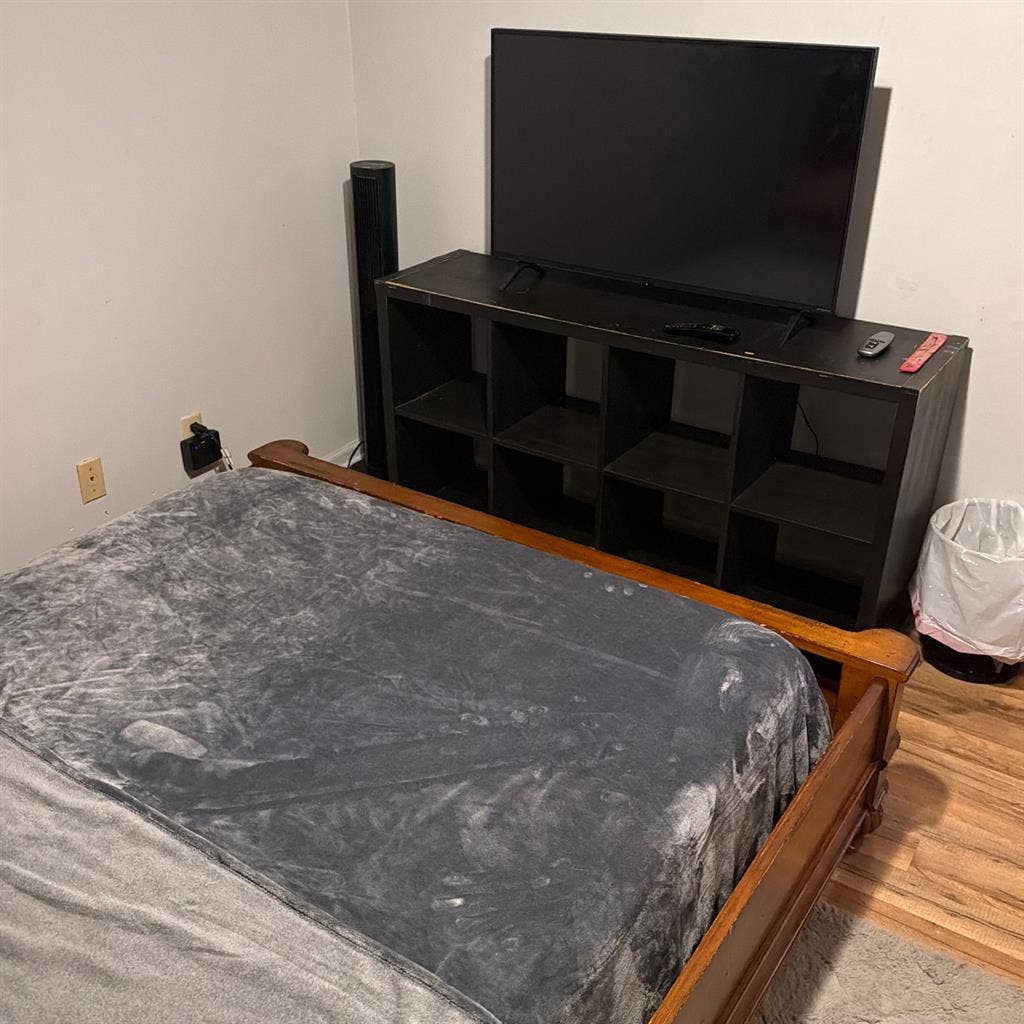 Roommate to Share a Peaceful Home