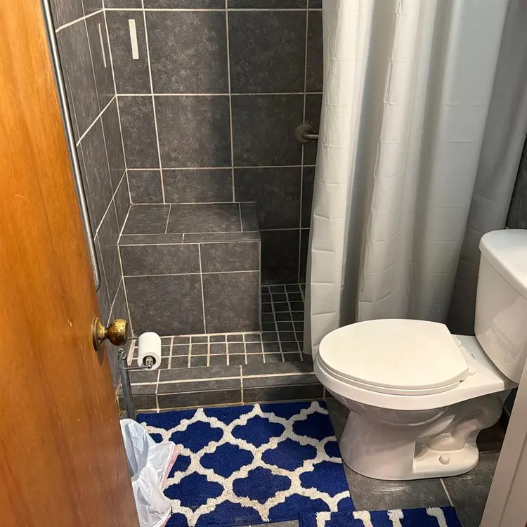 Roommate to Share a Peaceful Home