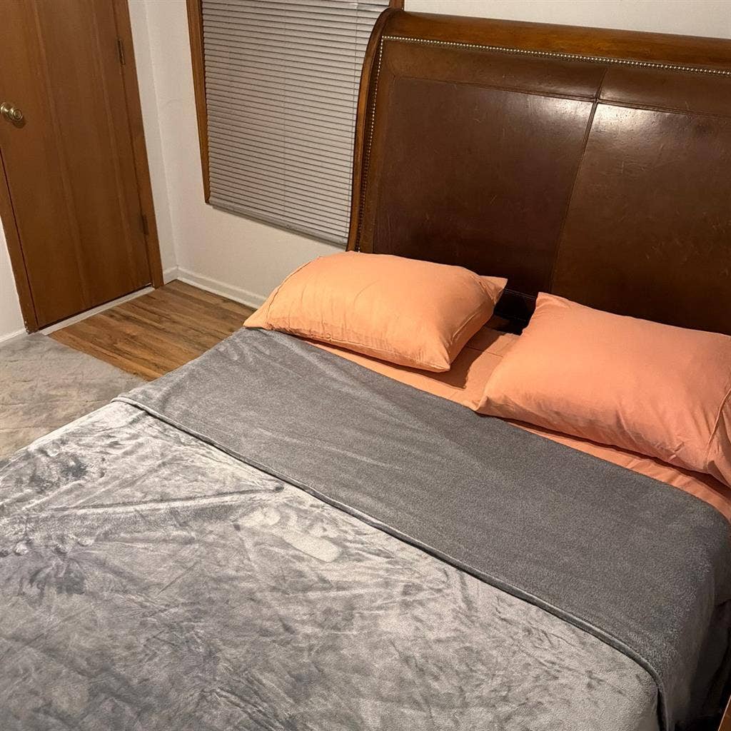 Roommate to Share a Peaceful Home