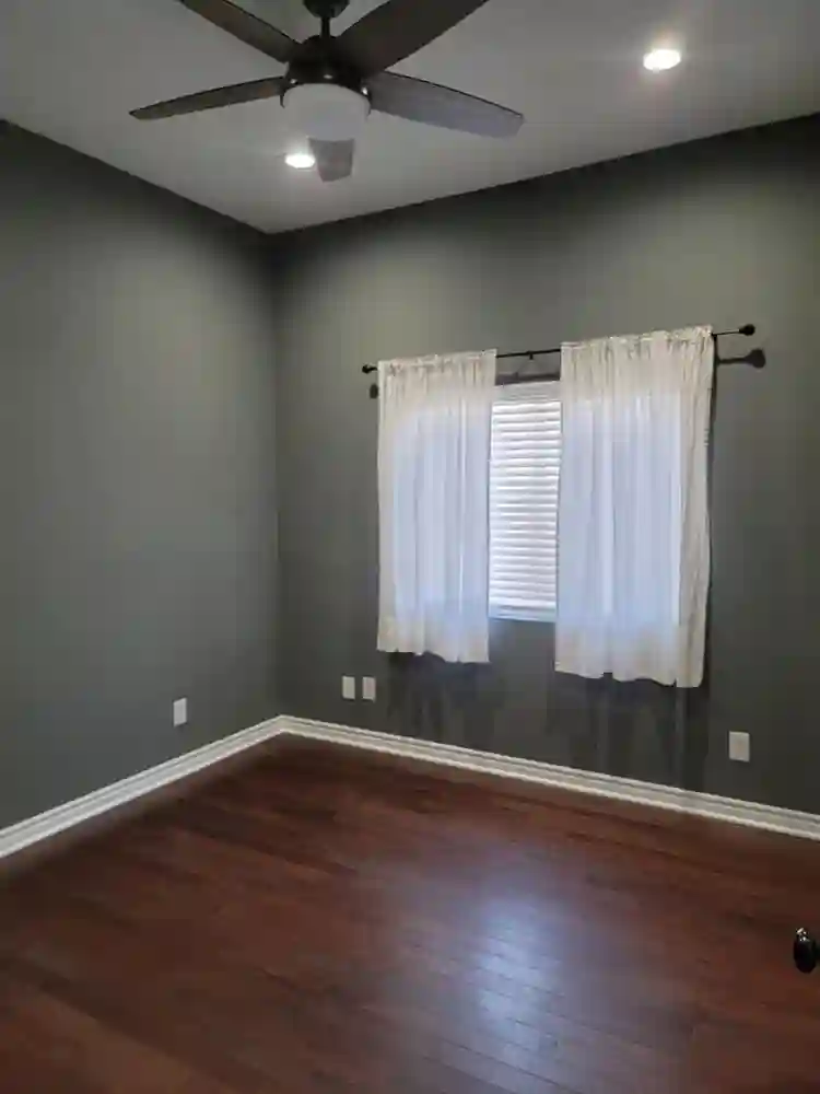 1BED/1BATH W/ LARGE CLOSET