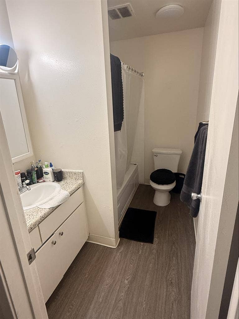 $700 a month room for rent ‼️