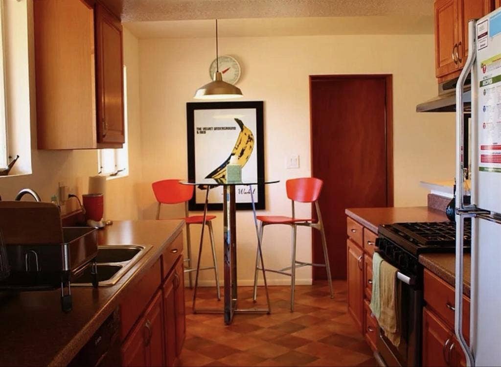 Room for rent in nice house. Tempe