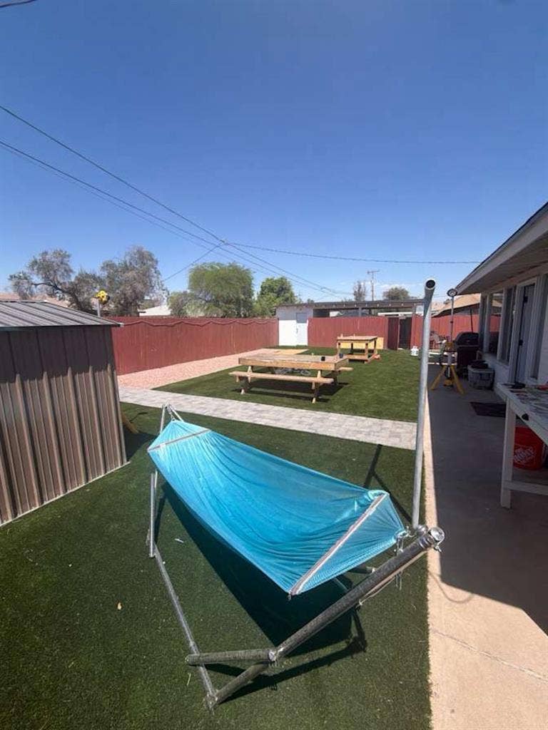 Room for rent in nice house. Tempe