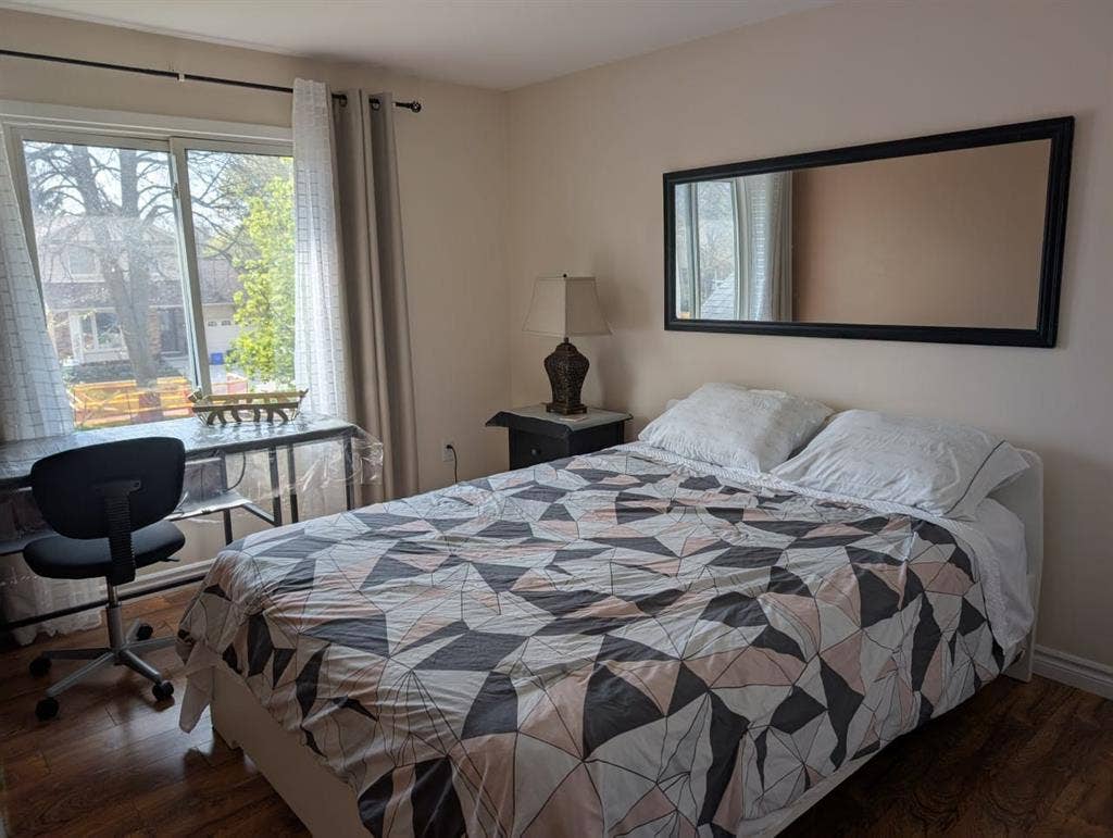 Female Room Rental. June 1 & July 1