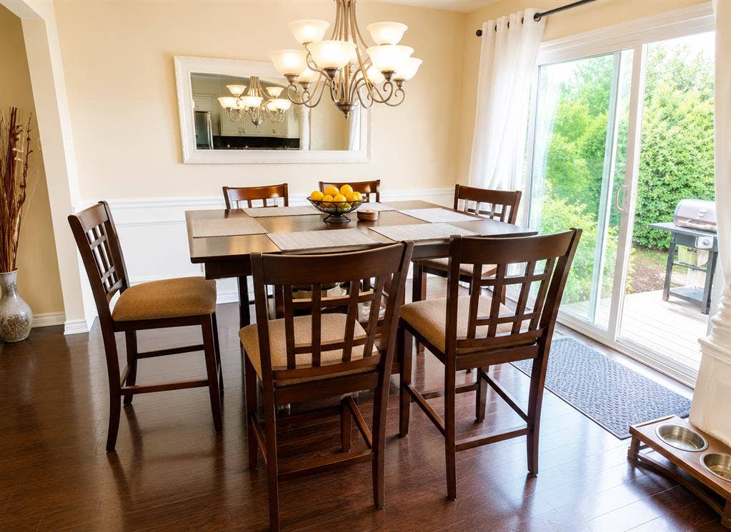 Female Room Rental. June 1 & July 1