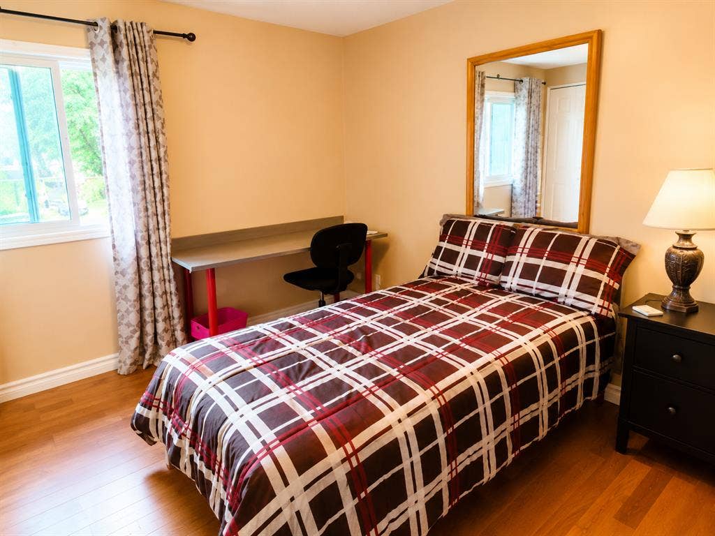 Female Room Rental. June 1 & July 1