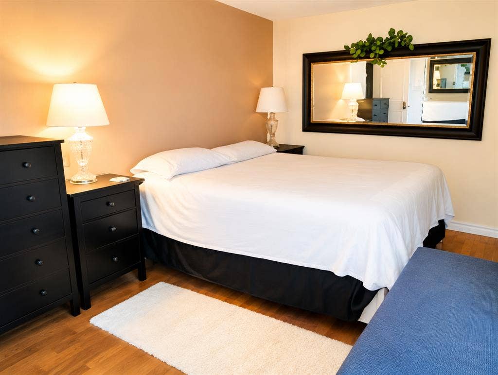 Female Room Rental. June 1 & July 1