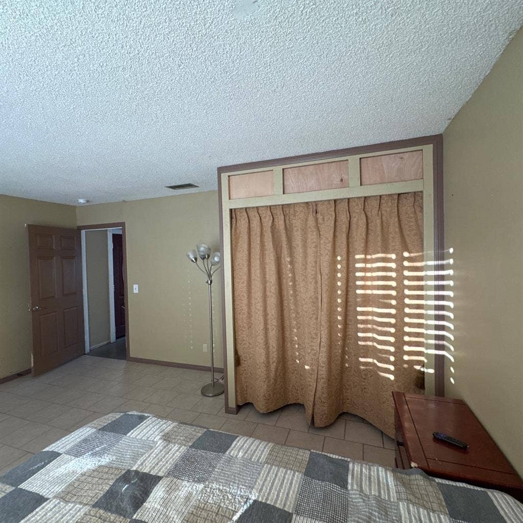 Xl room for rent