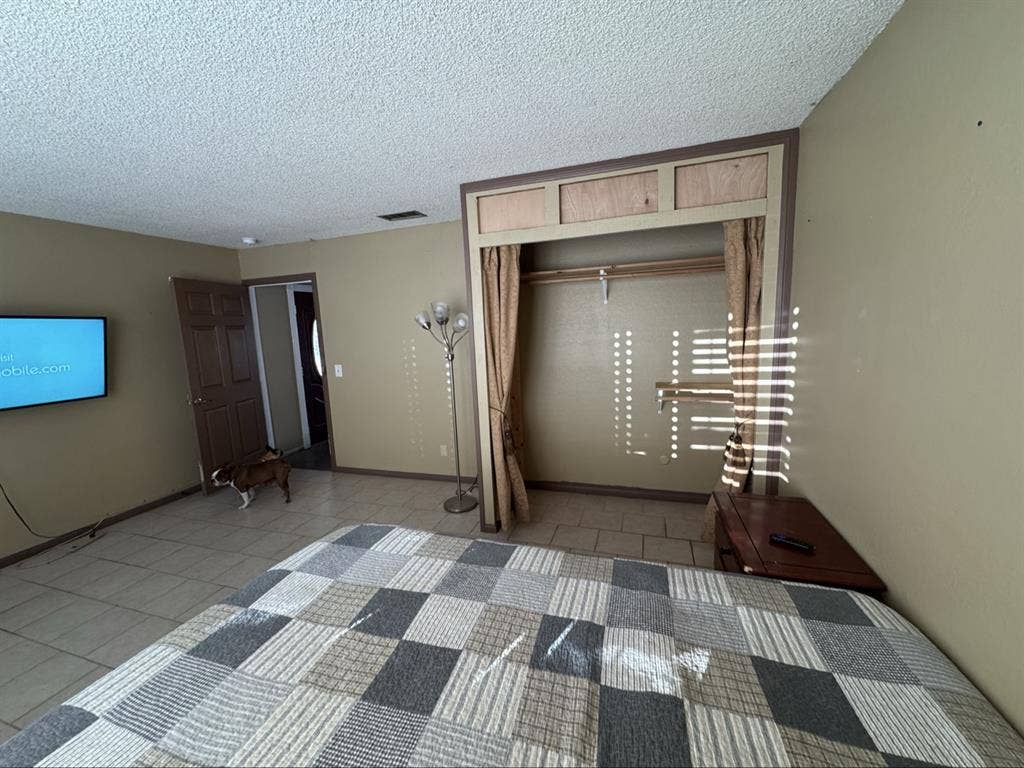 Xl room for rent