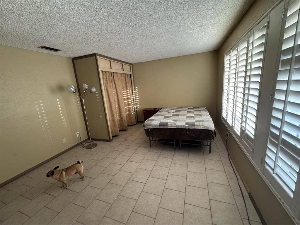 Xl room for rent