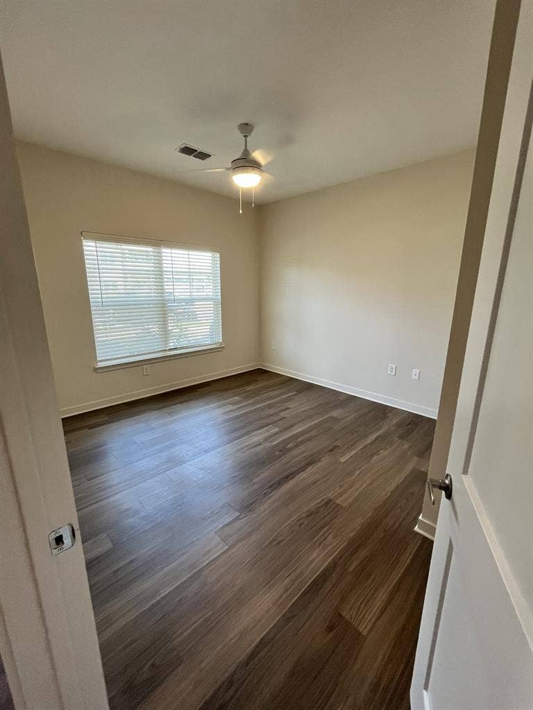 Roommate for 2 bed 2 bath