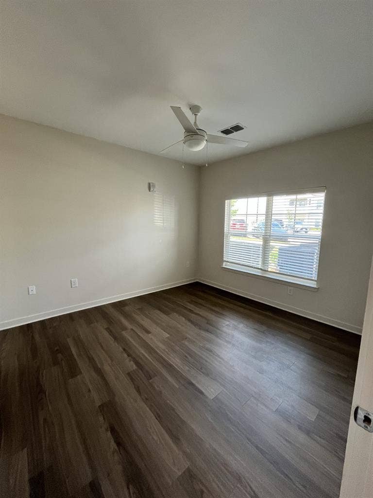 Roommate for 2 bed 2 bath