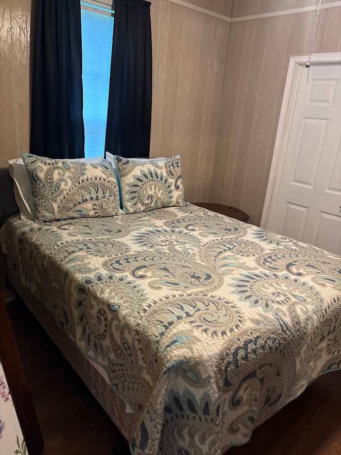 Furnished room