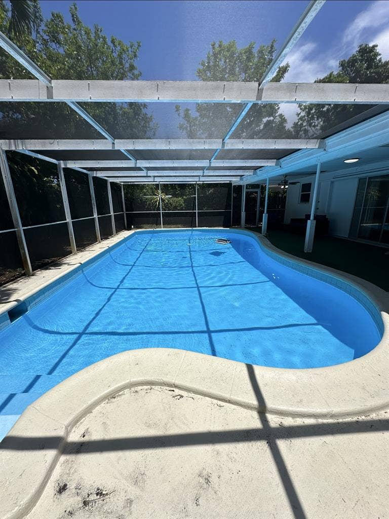 Modern Miami Pool House: Rooms