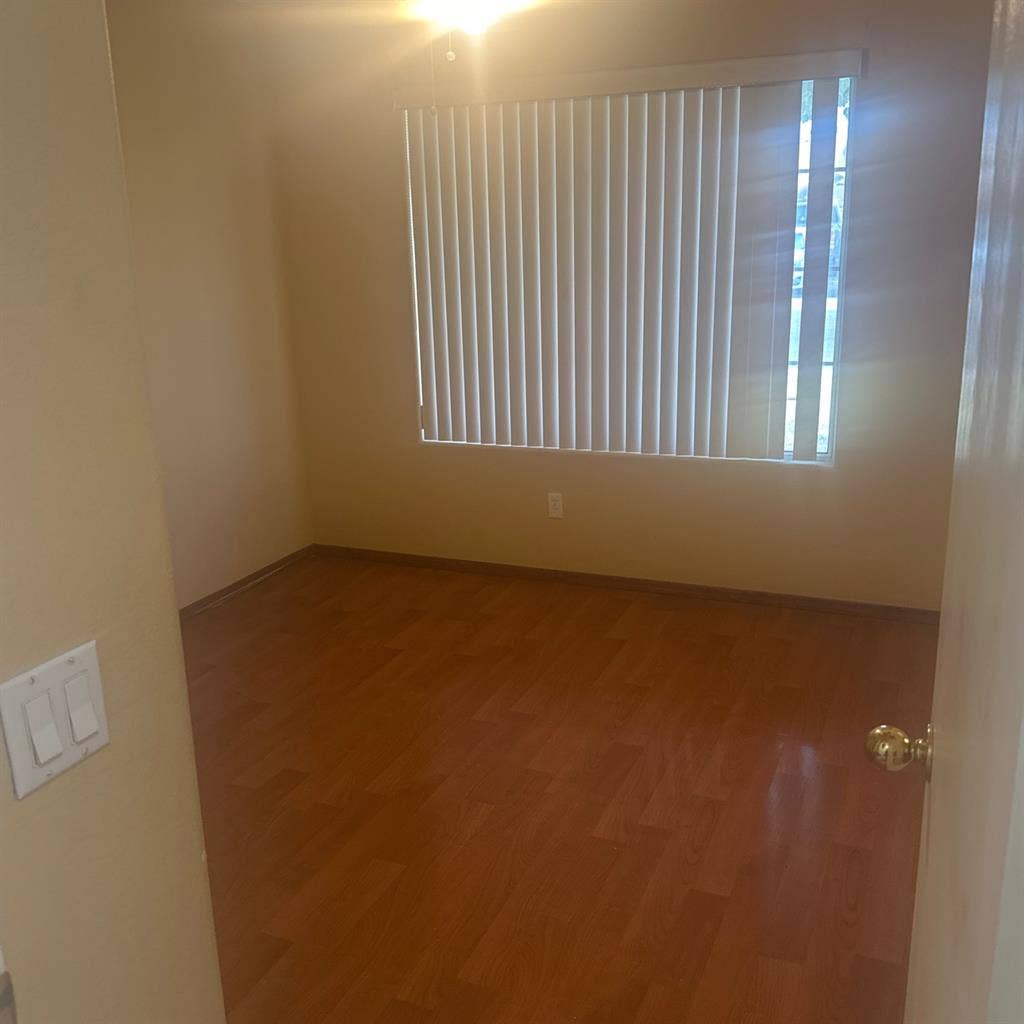 Room for rent in west phoenix