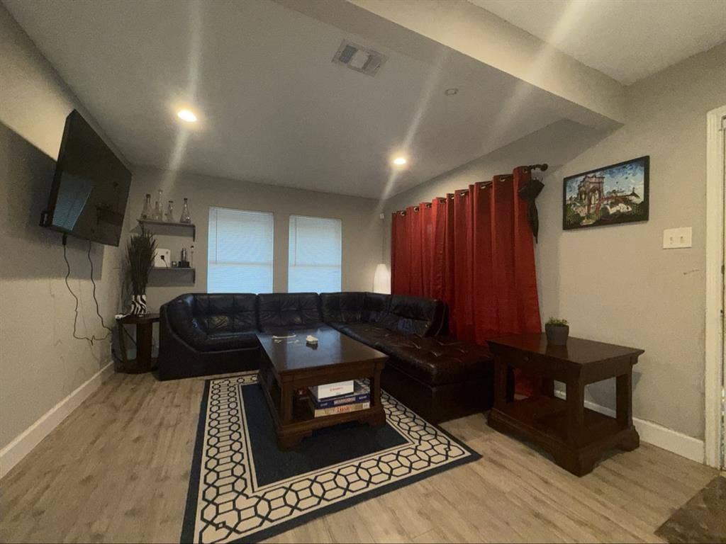 2 ROOMS AVAILABLE: COMING SOON!