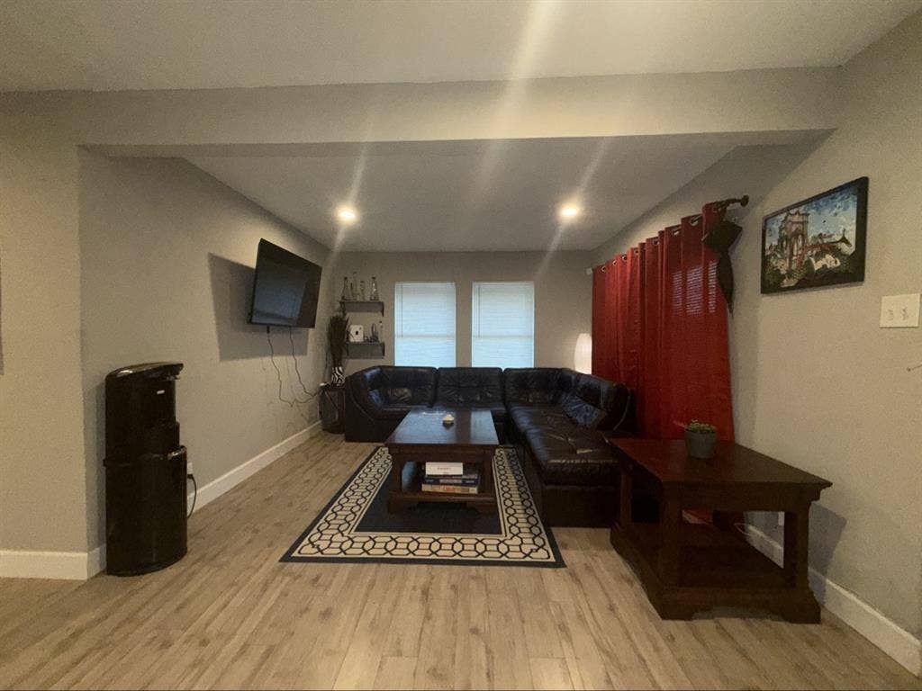 2 ROOMS AVAILABLE: COMING SOON!
